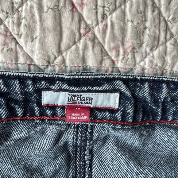 Tommy Hilfiger Denim Acid Wash Embroidered Logo Mini Skirt Size 18 - Picture 6 of 8